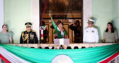 Yucatecos celebran el 214 aniversario del inicio de la Independencia de México