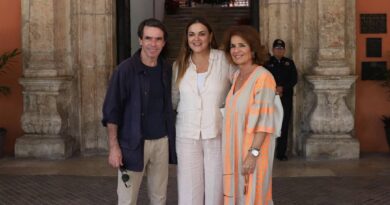 Cecilia Patrón recibe la visita del expresidente de España, José María Aznar