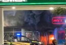 BOMBEROS CONTROLAN INCENDIO EN UNA TIENDA DE ROPA ÍNTIMA