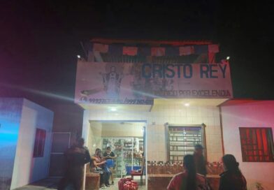 MUJER FALL3C3 EN CONSULTORIO MÉDICO