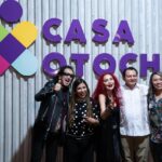 Alex Lora convive con menores de Casa Otoch en una jornada de música y alegría