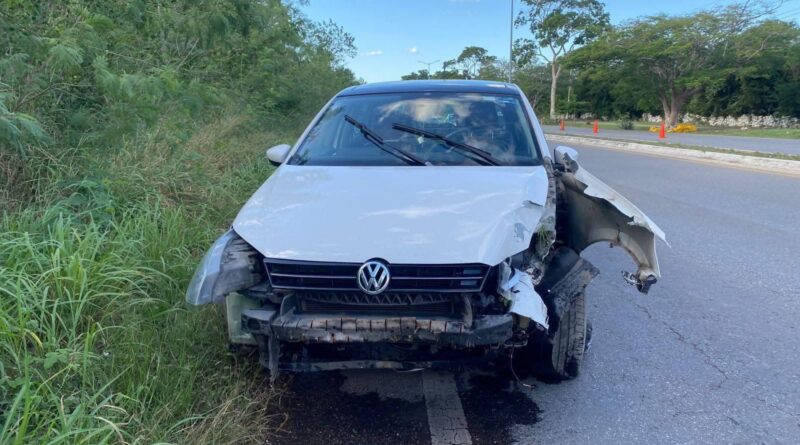 ACCIDENTE EN TICUL D4JA CUANTIOSOS DAÑOS MATERIALES