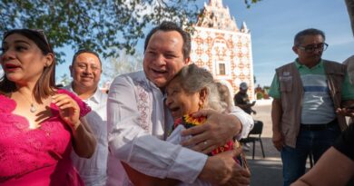 Renace la identidad maya con apoyo a grupos y parteras