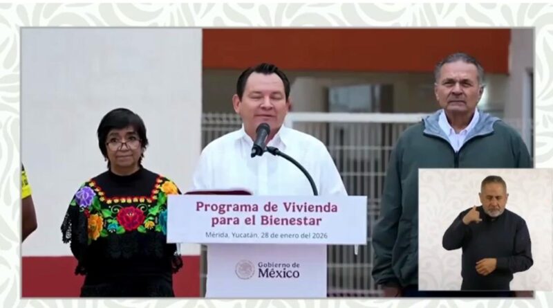 Joaquín Díaz Mena con Claudia Sheinbaum en la mañanera