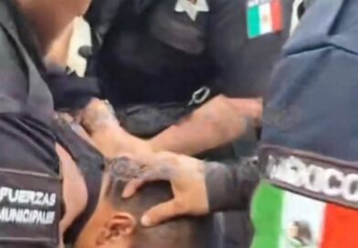 DETENIDO POR AGREDIR A POLICÍAS CON GLOBOS CON AGUA 