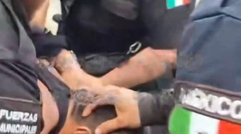 DETENIDO POR AGREDIR A POLICÍAS CON GLOBOS CON AGUA 