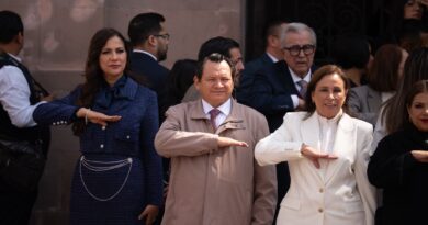 Díaz Mena acompaña a Claudia Sheinbaum en el 109 Aniversario de la Constitución