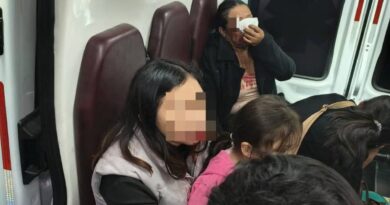 CHOQUE ENTRE VAN Y AUTO DEJA VARIOS LESIONADOS 