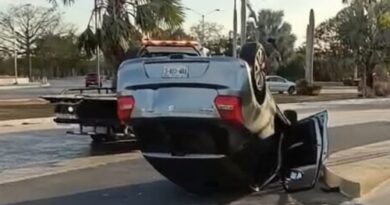 CHOQUE DEJA AUTO VOLCADO