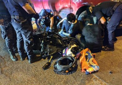 MOTOCICLISTA SE PASA EL ALTO Y ES EMBESTIDO