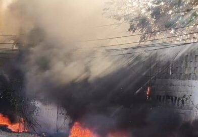 VORAZ INCENDIO EN BODEGA DEL PERIFÉRICO 