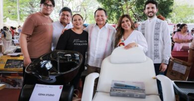 Impulsan emprendimientos con entrega de herramientas 