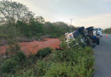 VOLCADURA DE TRÁILER EN LA MÉRIDA-MUNA