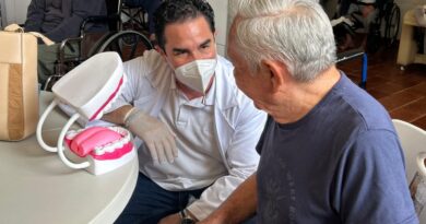 Refuerzan cuidado bucal en personas mayores 