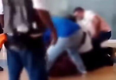 ARMA DISTURBIO EN MACROPLAZA Y ES DETENIDO