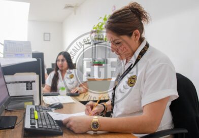 Le formulan cargos por violentar a sus padres