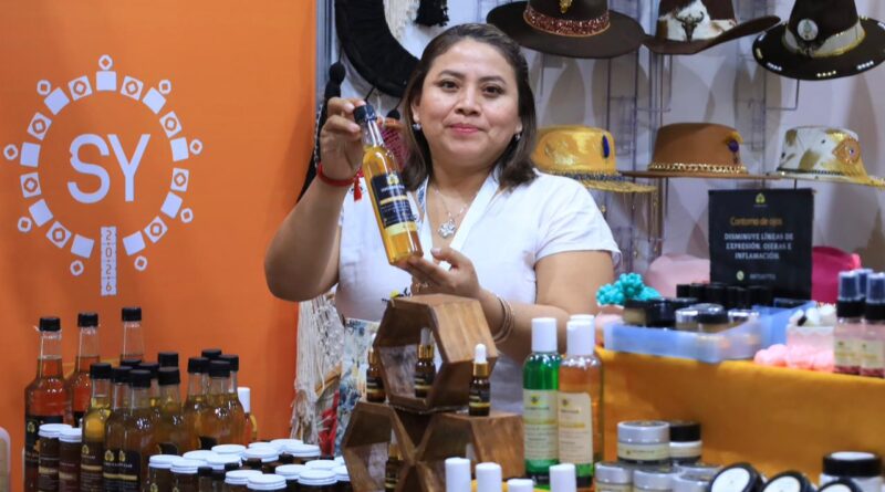 Miel yucateca brilla en la capital del país