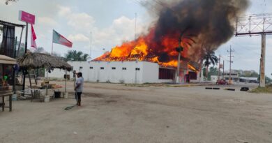  INCENDIO EN PARADOR DE HALACHÓ MOVILIZA A EMERGENCIAS