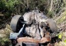 HALLAN VEHÍCULO ACCIDENTADO Y ABANDONADO ENTRE LA MALEZA
