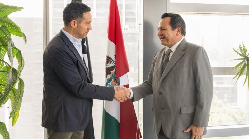 Díaz Mena se reúne con directivos de Kavak