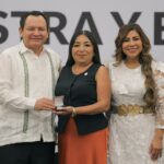 Yucatán reconoce a docentes por décadas de labor educativa