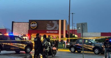 EMPLEADO SUFRE DESCARGA ELÉCTRICA EN PLAZA CANEK
