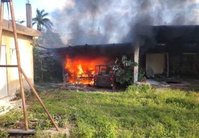 INCENDIO CONSUME DOS VEHÍCULOS ABANDONADOS EN MULCHECHÉN