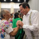 Reconocen a parteras mayas: Tarjeta Elvia Carrillo Puerto dará tres mil pesos bimestrales