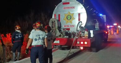 CONTINÚA ACTIVO INCENDIO DE MANGLE EN CARRETERA HUNUCMÁ–SISAL