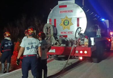CONTINÚA ACTIVO INCENDIO DE MANGLE EN CARRETERA HUNUCMÁ–SISAL