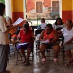 Capacitan a grupos comunitarios en producción y consumo de alimentos saludables