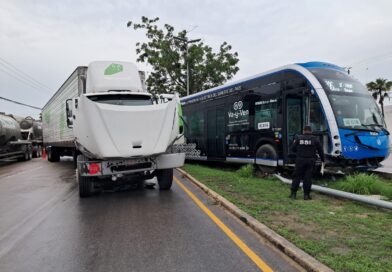 CHOCA TRÁILER CONTRA IE-TRAM EN UMÁN
