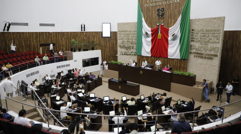 Aprueban reforma de austeridad y cero privilegios a  servidores públicos