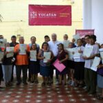 Entrega Consejería Jurídica 17 actas de nacimiento extemporáneas
