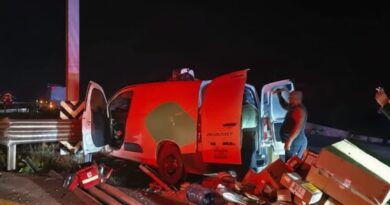MUERE OPERADOR DE DHL TRAS APARATOSO ACCIDENTE EN LA MÉRIDA–CANCÚN