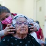 Recuperan más de 2,500 personas capacidad de escuchar y comunicarse