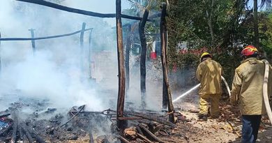 FUEGO CONSUME HUMILDE VIVIENDA EN TIZIMÍN