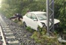 EXTRANJERO DORMITA AL VOLANTE E INVADE VÍAS DEL TREN MAYA