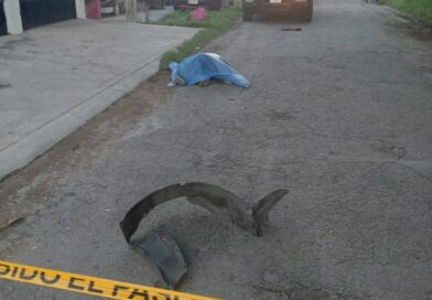 MU3R3 VENDEDOR DE HOT DOGS TRAS SER ATROPELLADO EN SANTA ROSA 