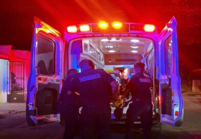 MUJER QUEDA ATRAVESADA EN REJA DE SU CASA 