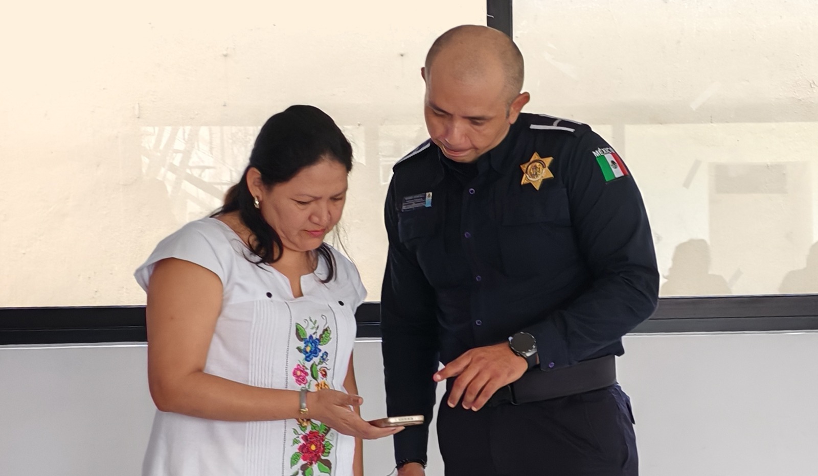 Policía de Mérida refuerza prevención de ciberdelitos y extorsión en el sector empresarial