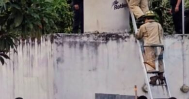 RESCATAN A HOMBRE ATRAPADO EN UN TINACO EN TIMUCUY