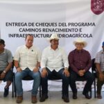 Otorgan recursos para mejorar caminos y sistemas de riego en el campo yucateco