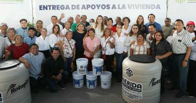 Entrega Cecilia Patrón apoyos a vivienda,  para la mejora de hogares