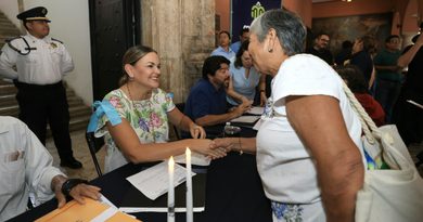 Atiende Cecilia Patrón a las mujeres emprendedoras en el Miércoles Ciudadano