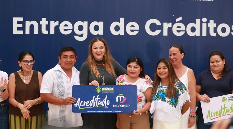 Cecilia Patrón impulsa la economía de Mérida con créditos para las mujeres