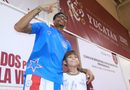 Harlem Globetrotters comparten la duela con niñas y niños yucatecos