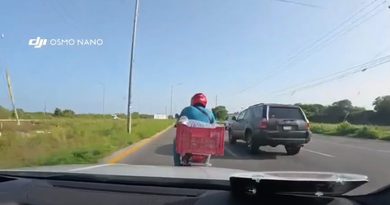 MOTOCICLISTA SALE PROYECTADO TRAS CHOCAR EN LA MÉRIDA-PROGRESO