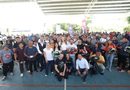 Cecilia Patrón entrega cascos certificados a motociclistas de plataforma